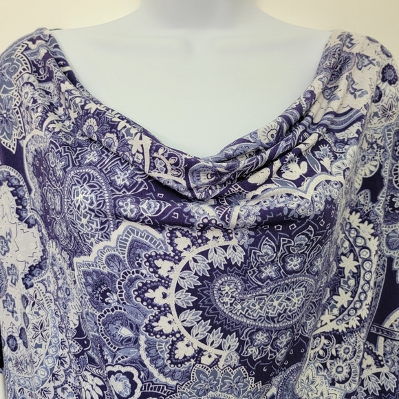Tahari Short Sleeve Rayon Blouse Paisley Print Blue White Cowl Neck Stretch 1X - Picture 3 of 9